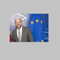 Schulz usmiech i flaga UE PE 